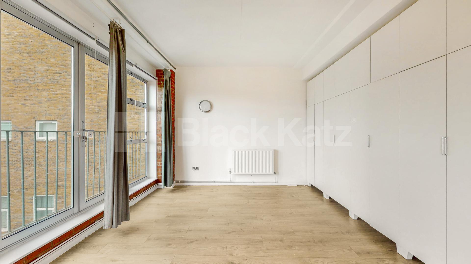 Spacious Studio located within a warehouse conversion with exposed brick  Ability View - Kingsland Road, Haggerston